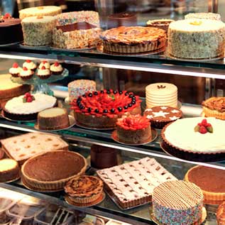 Cupcakes : Chocolate or Vanilla Cakes